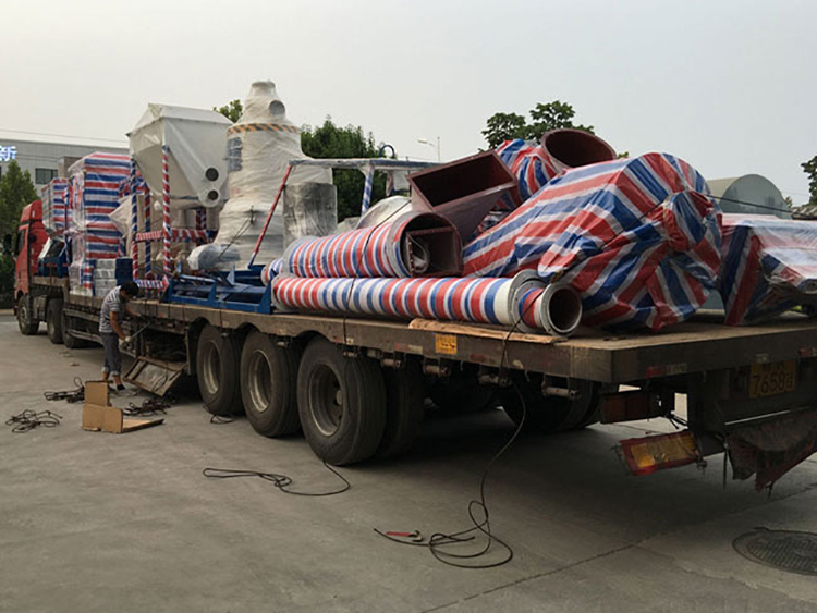 時產(chǎn)500公斤超細(xì)木粉機(jī)生產(chǎn)線發(fā)貨現(xiàn)場