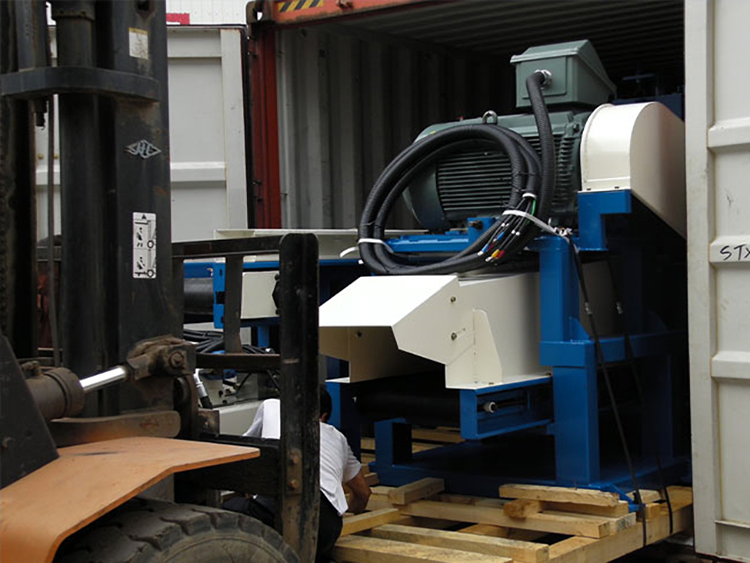 德國大型木材破碎機(jī)發(fā)貨現(xiàn)場